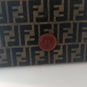 FENDI VINTAGE CLUTCH / TRAVLER